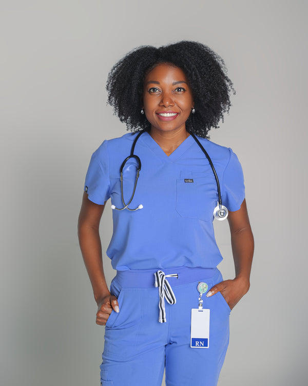 VITAL 3-POCKET SCRUB TOP